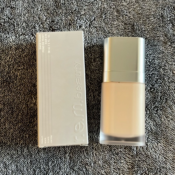 r.e.m. beauty sweetener foundation shade- Fair 2N - Picture 1 of 12
